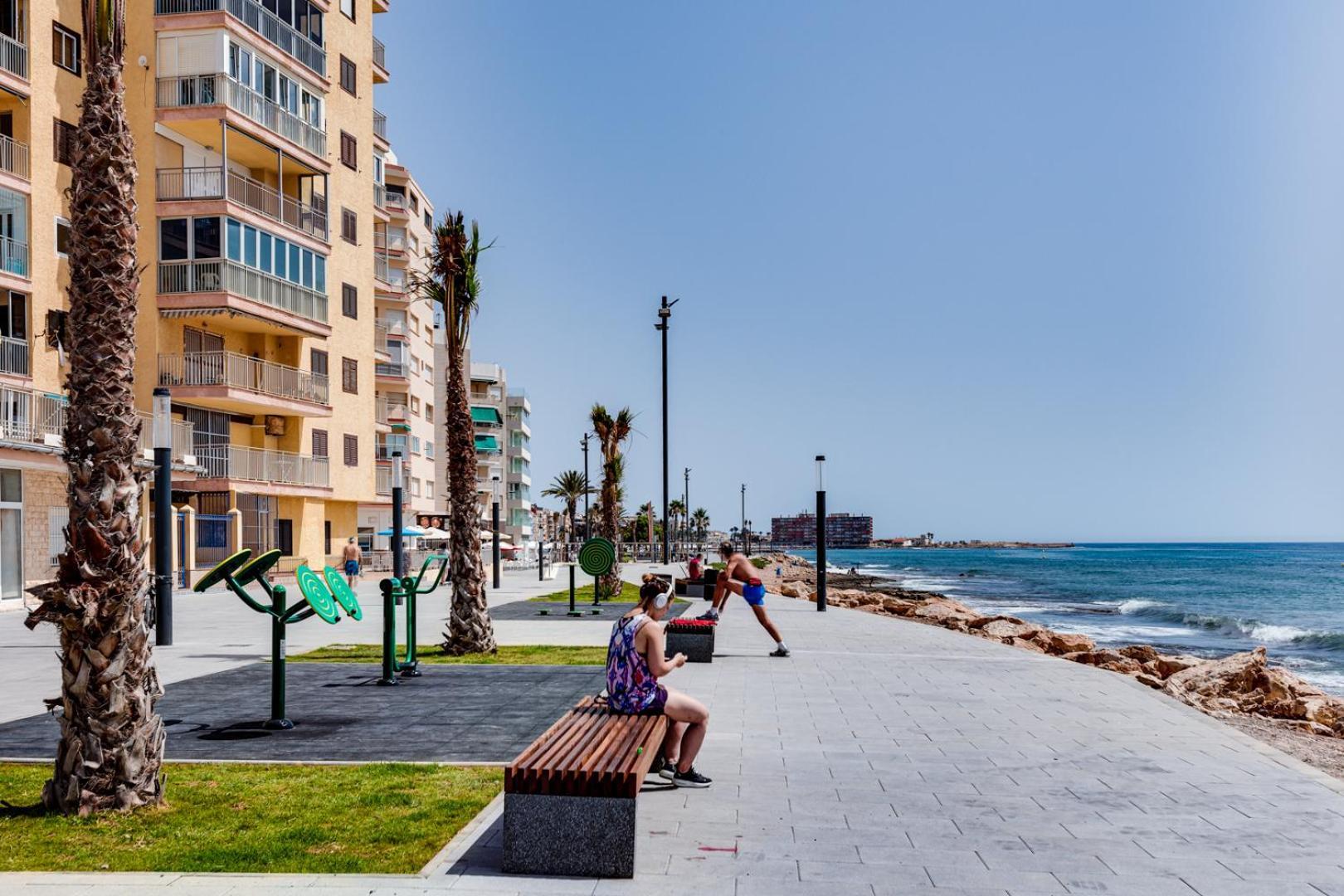 Отличная Квартира В 3 Мин От Пляжа 230 М, Торревьеха Torrevieja Exterior foto