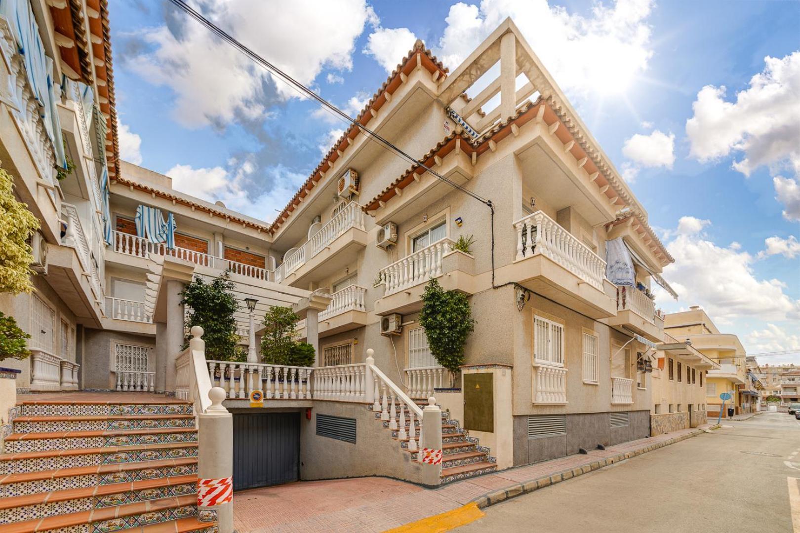 Отличная Квартира В 3 Мин От Пляжа 230 М, Торревьеха Torrevieja Exterior foto